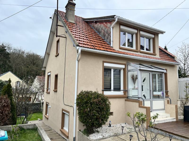 Application d'un enduit taloché sur Le Havre 76